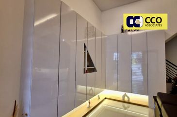 TASEK AVENUE RESIDENT