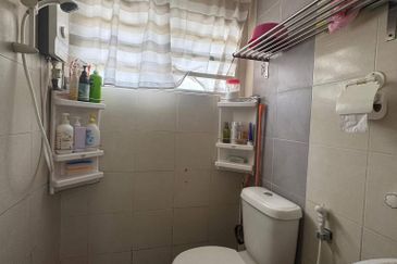 DESA LAHAT SRI -WANG