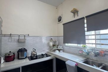 DESA LAHAT SRI -WANG