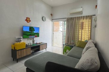 DESA LAHAT SRI -WANG