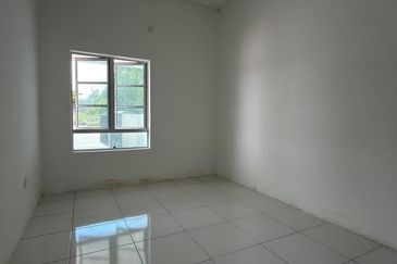 DESA LAHAT SRI -WANG