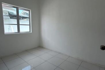 DESA LAHAT SRI -WANG