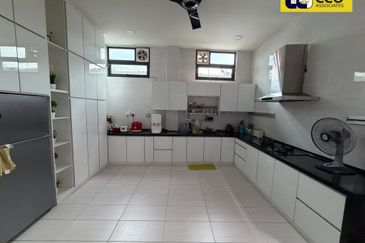 GOLFVIEW RESIDENCE, IPOH