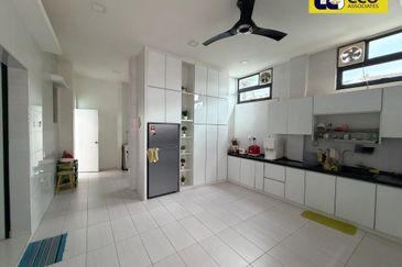 GOLFVIEW RESIDENCE, IPOH
