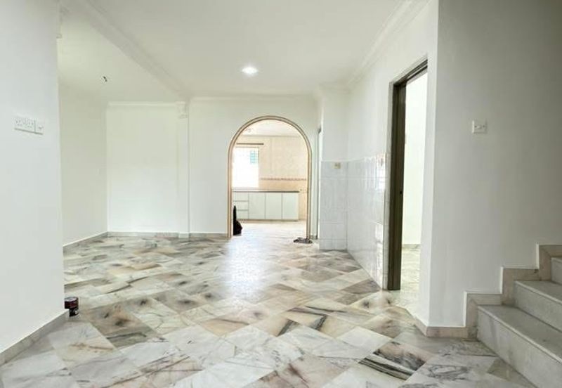 TAMAN MENGLEMBU BERLIAN