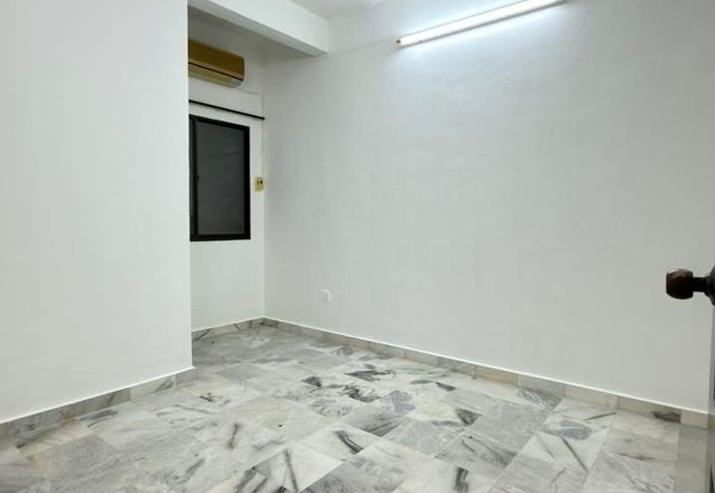 TAMAN MENGLEMBU BERLIAN