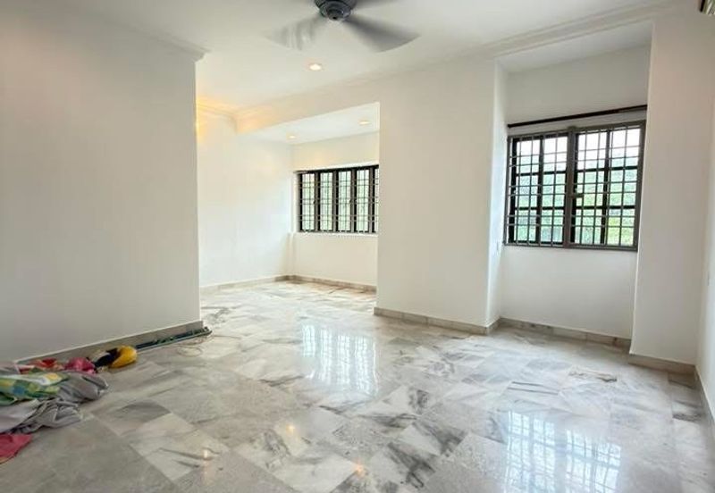 TAMAN MENGLEMBU BERLIAN