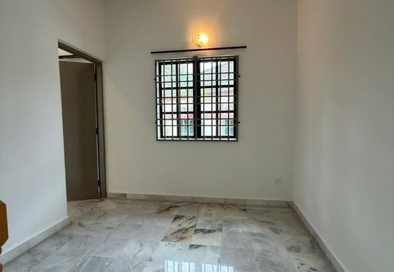 TAMAN MENGLEMBU BERLIAN