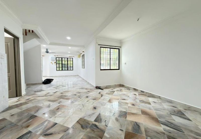 TAMAN MENGLEMBU BERLIAN