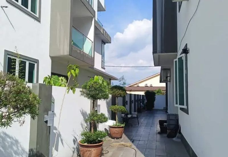 Airport Square (Taman Maju Rapat)