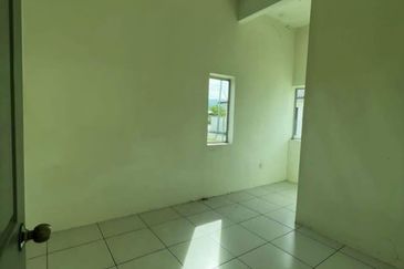 DESA LAHAT SRI -WANG