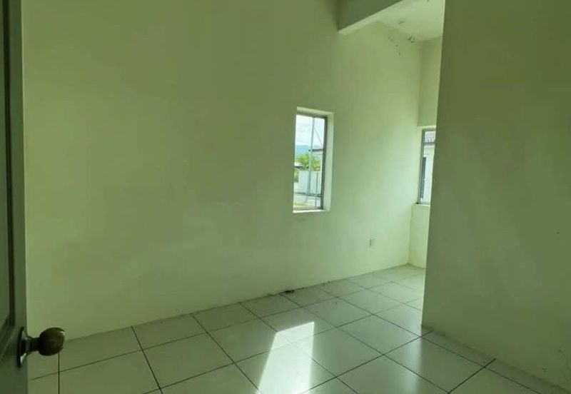 DESA LAHAT SRI -WANG