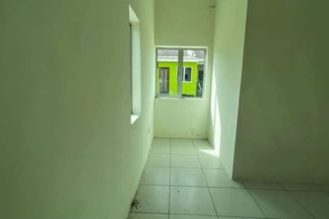 DESA LAHAT SRI -WANG