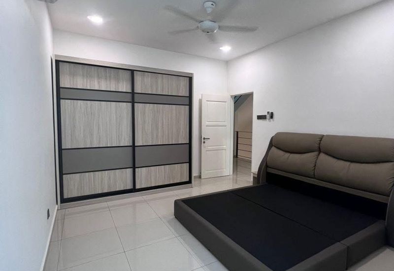 TAMAN MERU DESA PARK