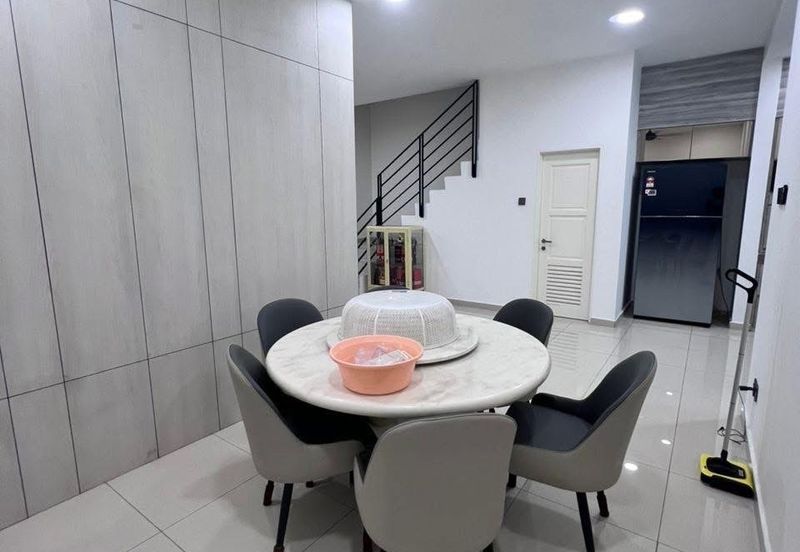 TAMAN MERU DESA PARK