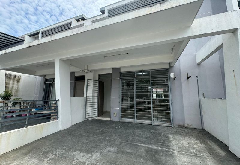 Good Condition Double Storey 4R3B Taman Idaman Bangi For Sale Near Taman Impian Putra 