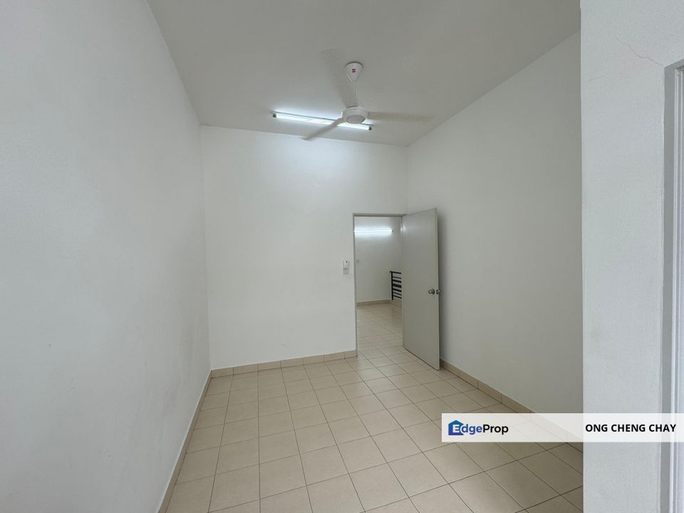 Good Condition Double Storey 4R3B Taman Idaman Bangi For Sale Near Taman Impian Putra , Selangor, Kajang