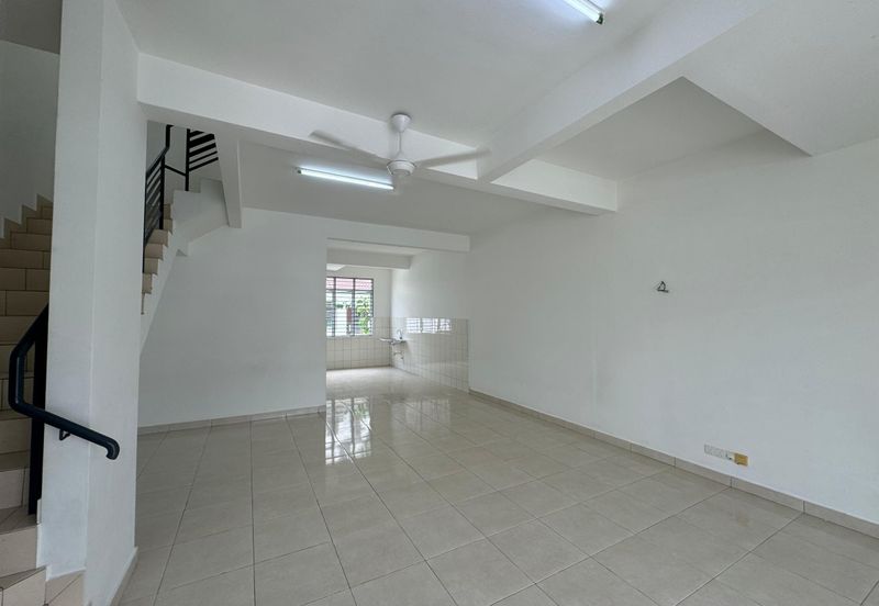 Good Condition Double Storey 4R3B Taman Idaman Bangi For Sale Near Taman Impian Putra 