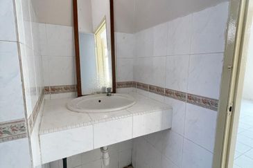 Taman Tasik Semenyih (Lake Residence)