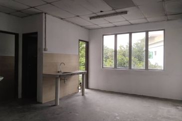 Ruang Pejabat Tingkat 1 utk Disewa Sungai Kantan Kajang Town 1st Floor Office Lot for Rent