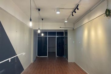 Renovated 1st Floor Office Kajang Jalan Reko For Rent Near Bangi, Sg Chua, Semenyih, Bandar Tek