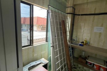 Renovated 1st Floor Office Kajang Jalan Reko For Rent Near Bangi, Sg Chua, Semenyih, Bandar Tek