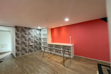 Renovated 1st Floor Office Kajang Jalan Reko For Rent Near Bangi, Sg Chua, Semenyih, Bandar Tek