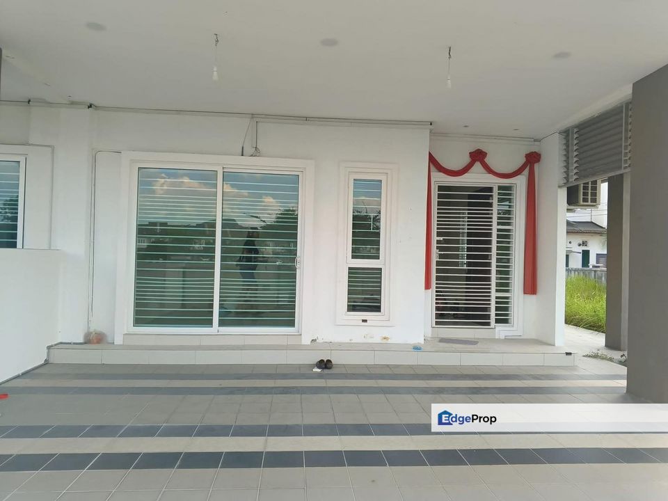 IPOH TOWN HUGE LAND FREEHOLD CORNER HOUSE FOR SALE, Perak, Ipoh