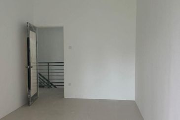 TASEK AVENUE RESIDENT