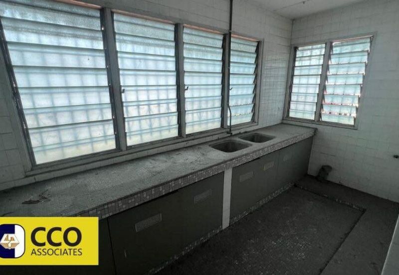 Persiaran Greenhill, Kampung Jawa