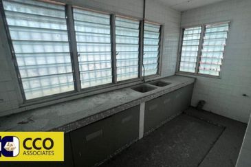 Persiaran Greenhill, Kampung Jawa