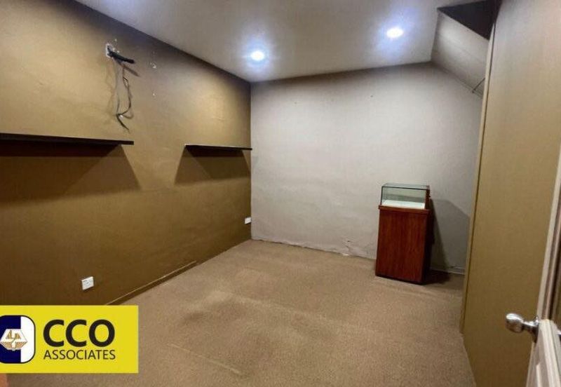 Persiaran Greenhill, Kampung Jawa