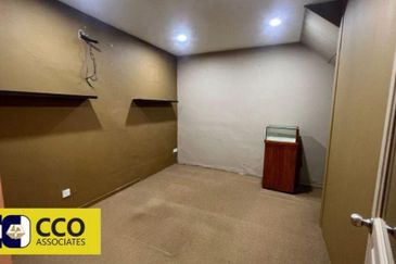 Persiaran Greenhill, Kampung Jawa