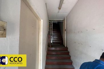 Persiaran Greenhill, Kampung Jawa