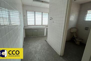 Persiaran Greenhill, Kampung Jawa