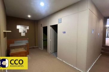 Persiaran Greenhill, Kampung Jawa