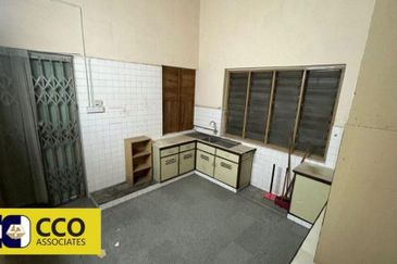 Persiaran Greenhill, Kampung Jawa