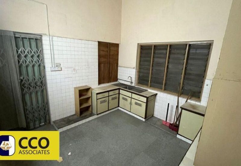 Persiaran Greenhill, Kampung Jawa