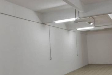 Jalan Pasir Puteh, Station 18