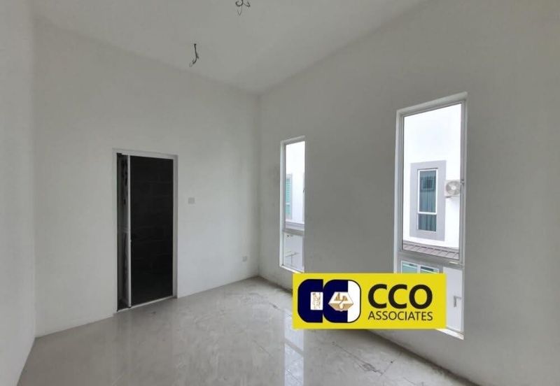 TASEK AVENUE RESIDENT