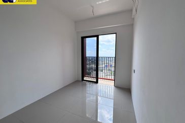 Piccadilly Service Residence @ Greentown