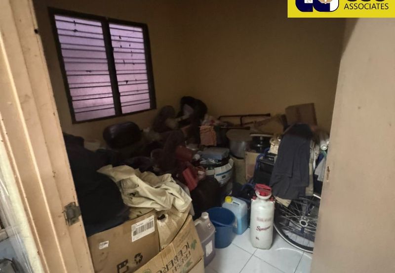 TAMAN SAUJANA, BATU GAJAH