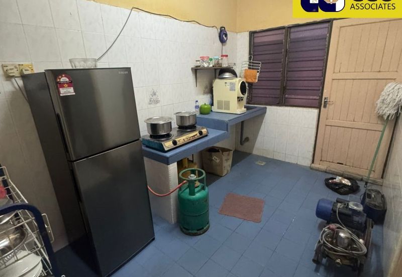 TAMAN SAUJANA, BATU GAJAH