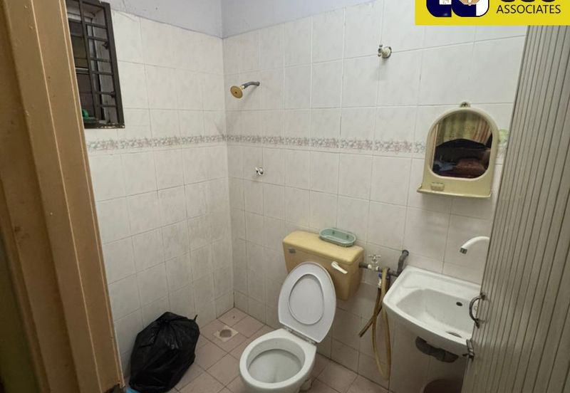 TAMAN SAUJANA, BATU GAJAH