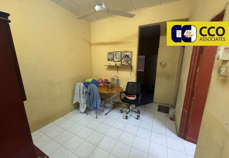 TAMAN SAUJANA, BATU GAJAH