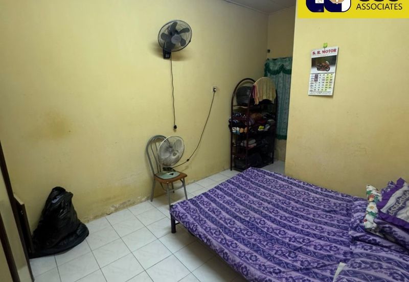 TAMAN SAUJANA, BATU GAJAH