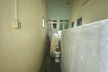 📍Batu Gajah Fully Renovated Low Cost House 