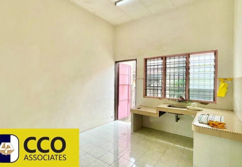 Pengkalan Station 18 Single Storey Terrace House For Sale