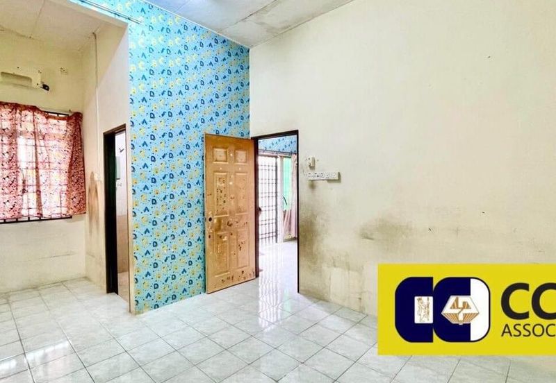 Pengkalan Station 18 Single Storey Terrace House For Sale