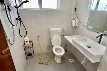 🔥Pengkalan, Ipoh *Gated Guarded*Double Storey Corner House For Rent🔥